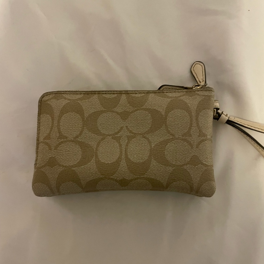Coach Wallet - Picture 4 of 6